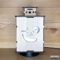 Lanterne de face - face de citrouille Halloween souriante et cligne d'un œil