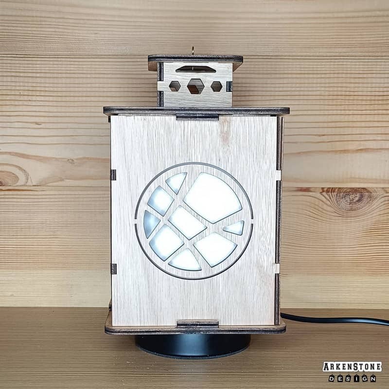 Lanterne de face - logo Docteur Strange